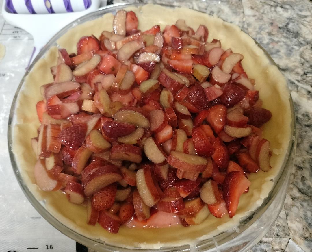 Strawberry Rhubarb Pie 9" (local delivery or pick-up only)